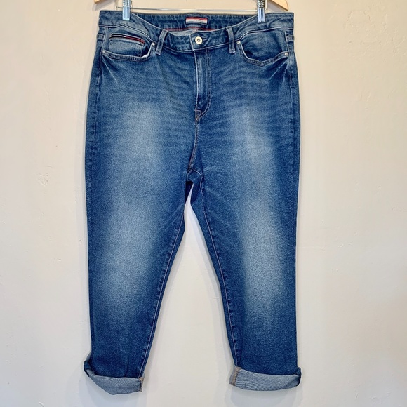 Tommy Hilfiger | High Rise Straight Ankle Cropped Capri Jeans - Picture 2 of 10